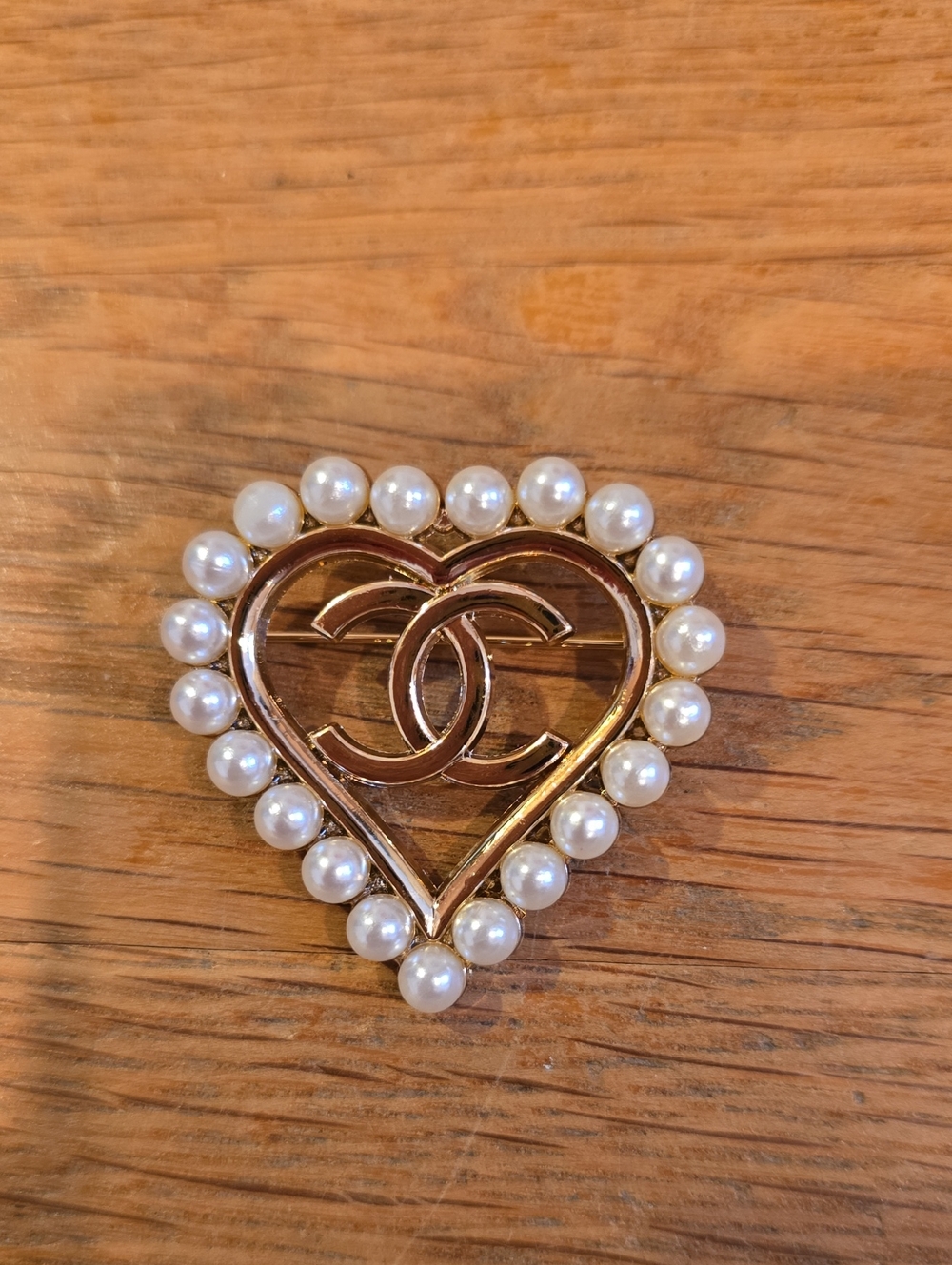 CHANEL Gold-Tone Pearl CC Logo Brooch - Picture 2 of 5